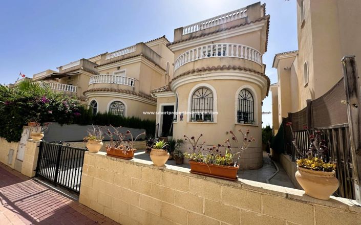 Image No.1-Villa de 3 chambres à vendre à La Marina