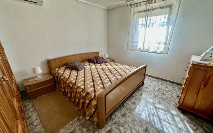 Image No.15-6 Bed Villa for sale