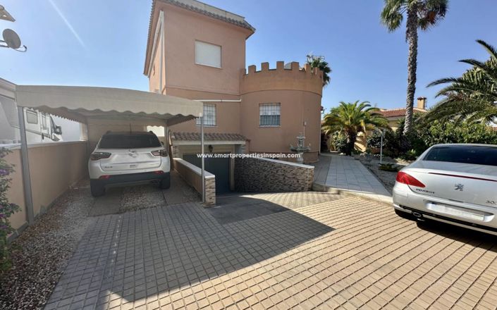 Image No.4-6 Bed Villa for sale