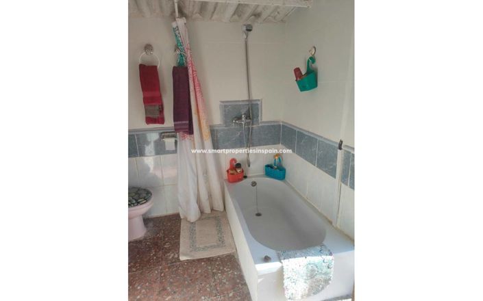 Image No.40-1 Bed Country House for sale