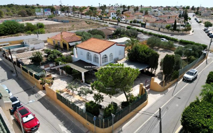 Image No.1-4 Bed Villa for sale