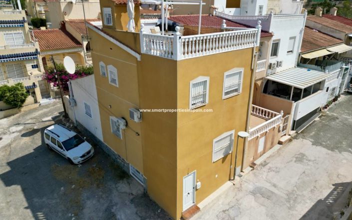 Image No.1-3 Bed Townhouse for sale