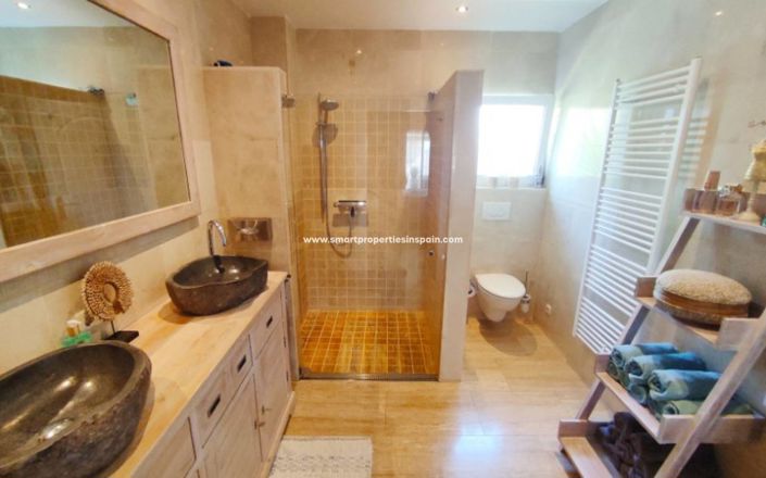 Image No.25-5 Bed Villa for sale