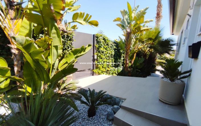 Image No.28-5 Bed Villa for sale