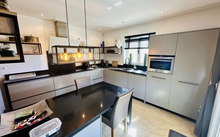 Image No.5-5 Bed Villa for sale