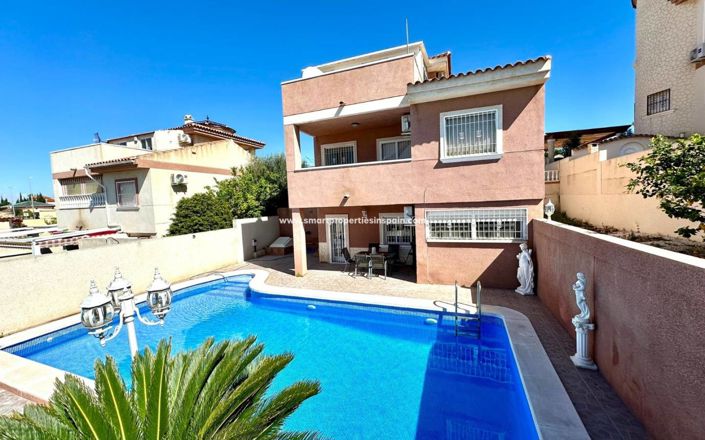 Image No.1-3 Bed Villa for sale