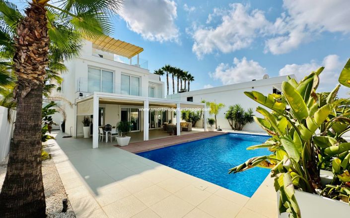 Image No.1-3 Bed Villa for sale