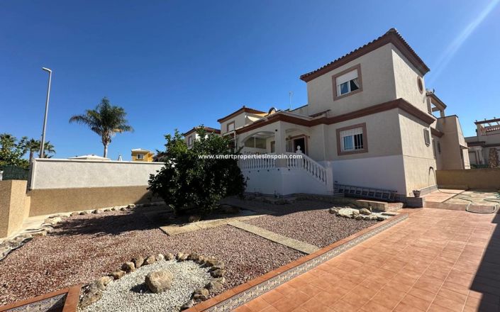 Image No.1-3 Bed Villa for sale