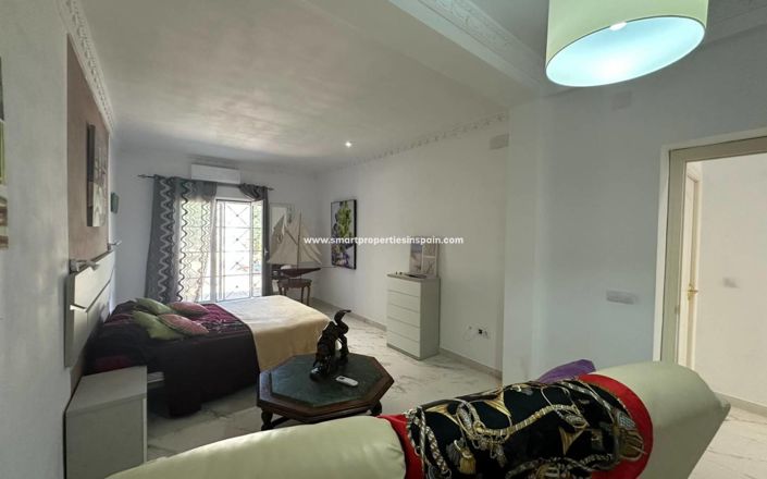 Image No.28-3 Bed Villa for sale