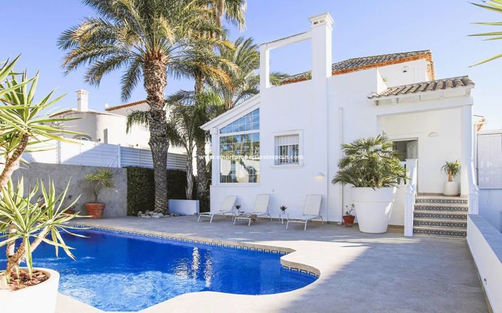 Image No.1-5 Bed Villa for sale