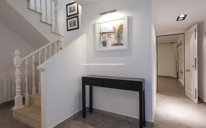 Image No.27-5 Bed Villa for sale