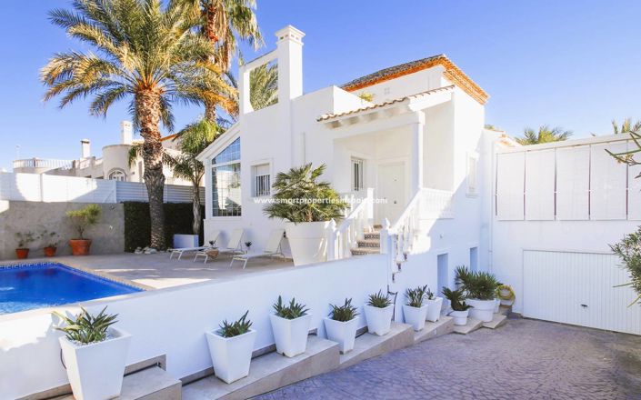 Image No.8-5 Bed Villa for sale