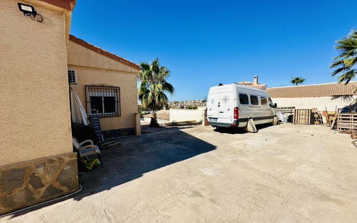 Image No.20-3 Bed Villa for sale