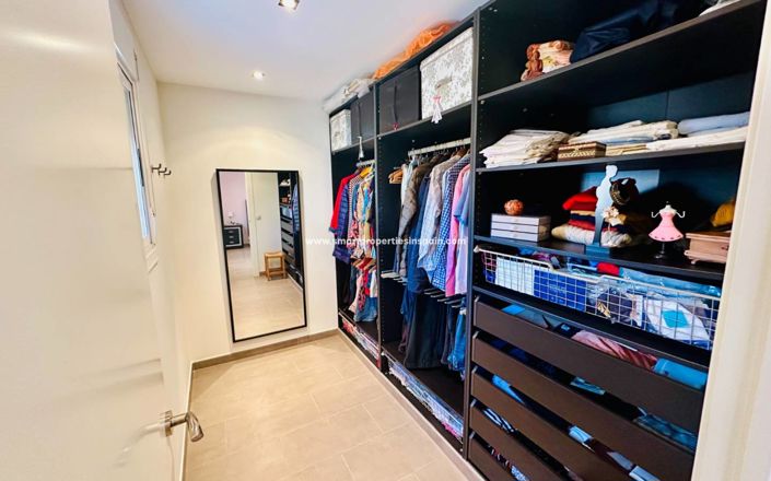 Image No.18-3 Bed Villa for sale