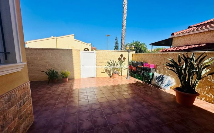 Image No.40-3 Bed Villa for sale