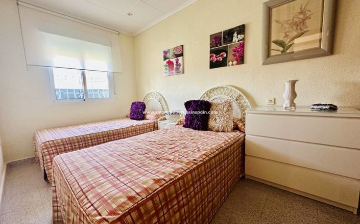 Image No.16-3 Bed Townhouse for sale