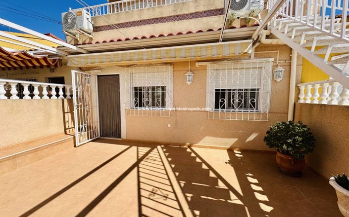 Image No.19-3 Bed Townhouse for sale