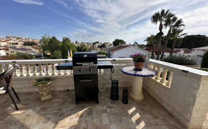 Image No.25-2 Bed Villa for sale