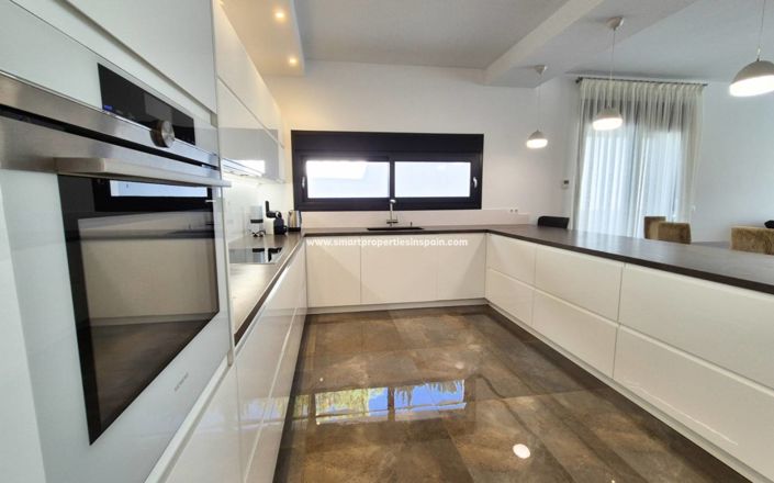 Image No.2-7 Bed Villa for sale