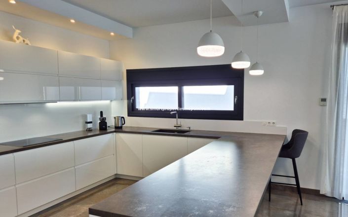 Image No.4-7 Bed Villa for sale