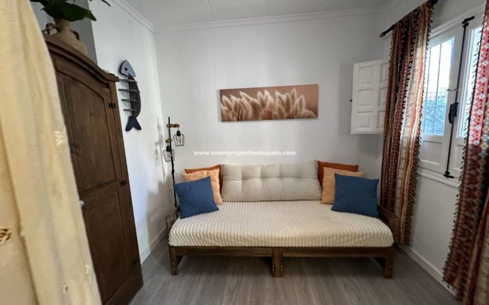 Image No.12-2 Bed Townhouse for sale