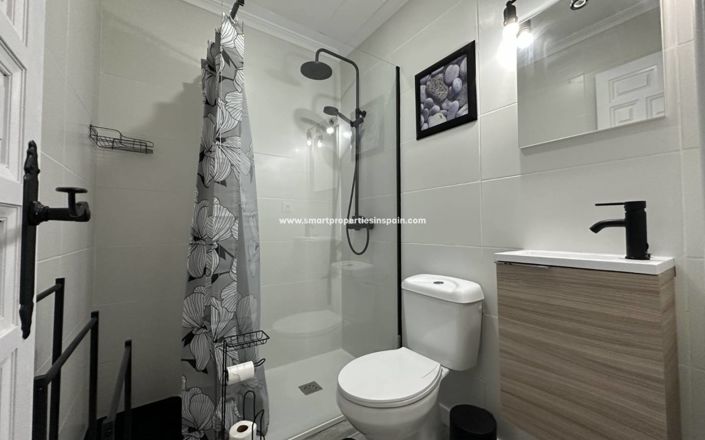 Image No.16-2 Bed Townhouse for sale