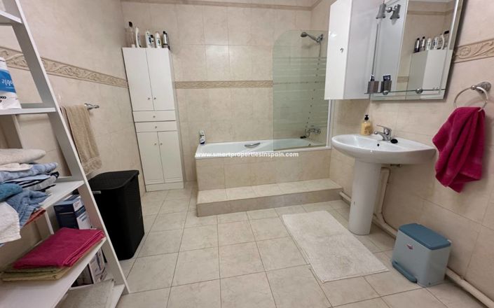 Image No.25-8 Bed Villa for sale