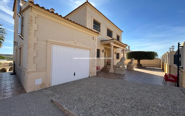 Image No.40-8 Bed Villa for sale