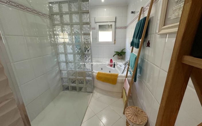 Image No.28-3 Bed Villa for sale