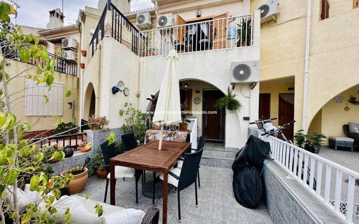 Image No.1-1 Bed Townhouse for sale