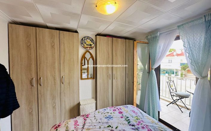 Image No.11-1 Bed Townhouse for sale