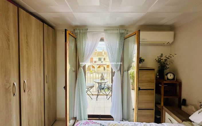 Image No.12-1 Bed Townhouse for sale