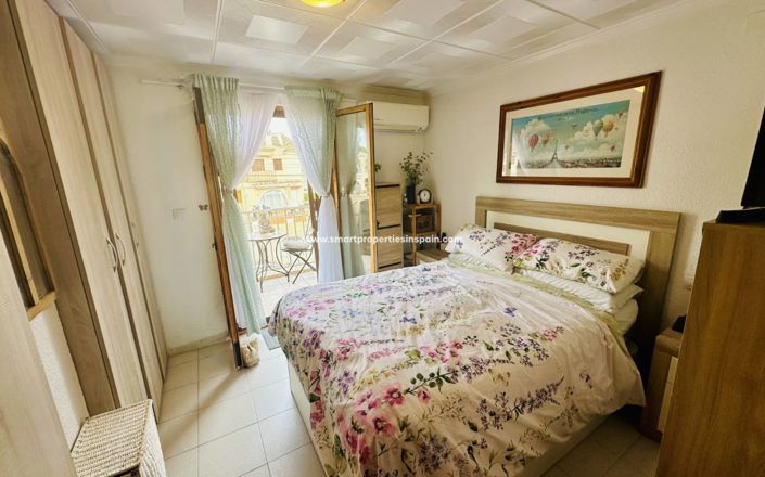 Image No.9-1 Bed Townhouse for sale