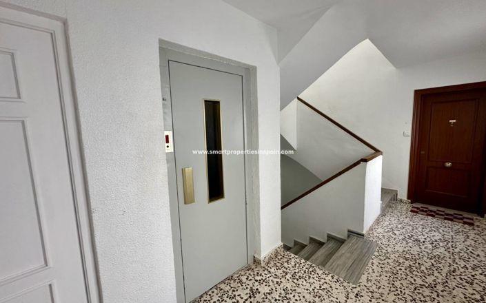 Image No.21-3 Bed Apartment for sale