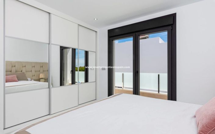 Image No.20-3 Bed Villa for sale
