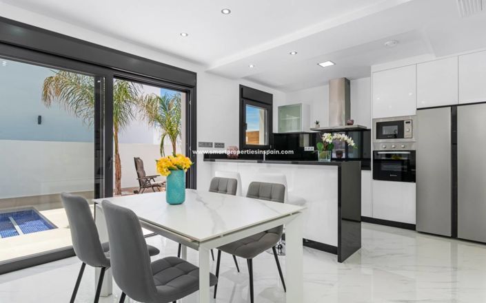 Image No.4-3 Bed Villa for sale