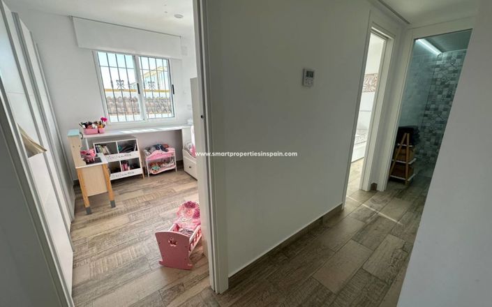 Image No.18-3 Bed Villa for sale