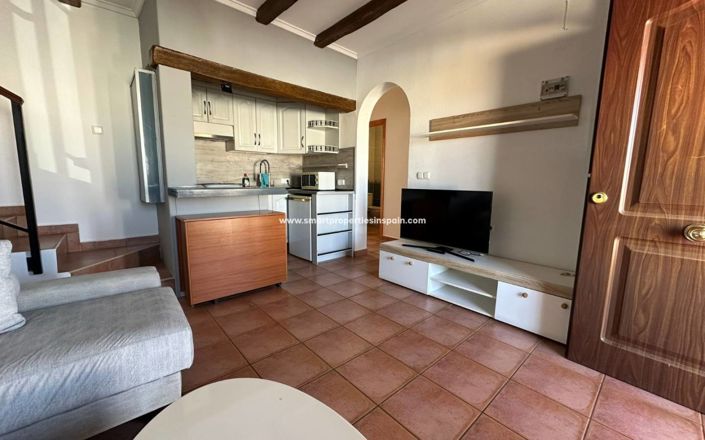 Image No.12-4 Bed Townhouse for sale