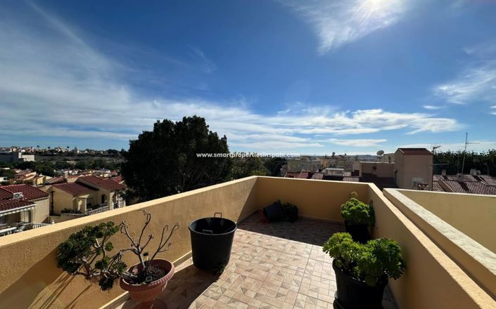 Image No.2-4 Bed Townhouse for sale