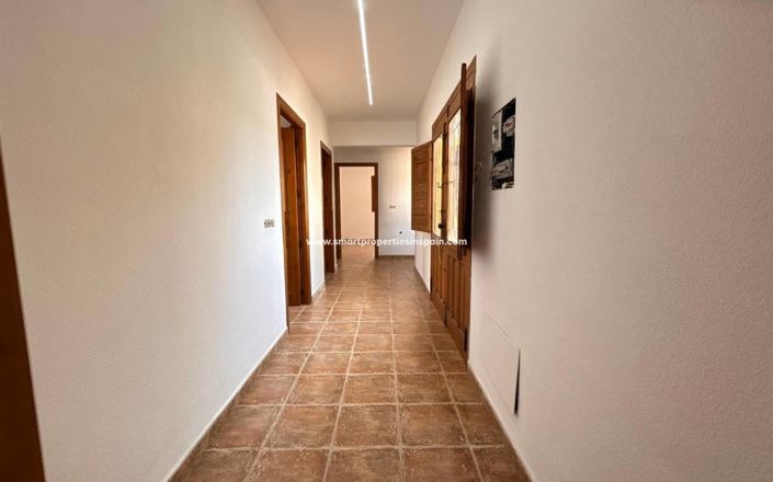 Image No.21-4 Bed Villa for sale