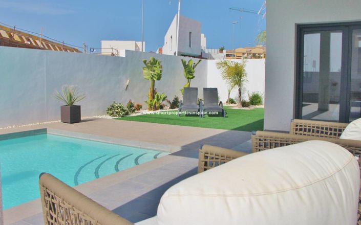Image No.2-3 Bed Villa for sale
