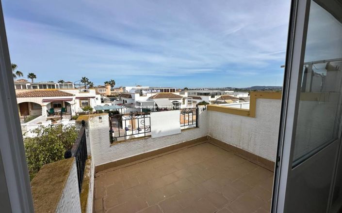 Image No.16-3 Bed Property for sale