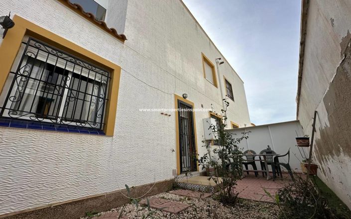 Image No.25-3 Bed Property for sale