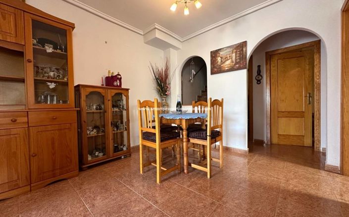 Image No.4-3 Bed Property for sale