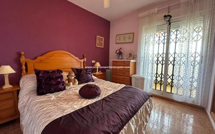 Image No.8-3 Bed Property for sale