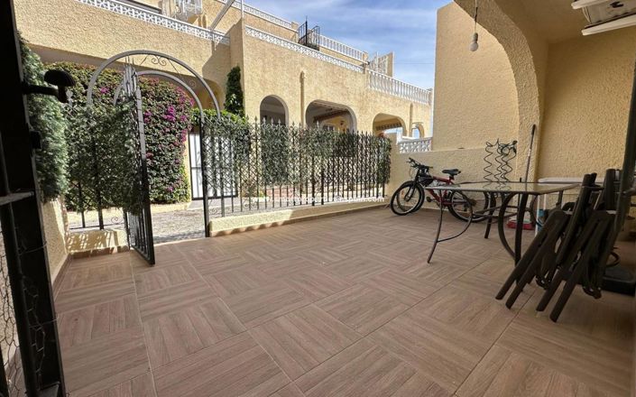 Image No.2-1 Bed Townhouse for sale