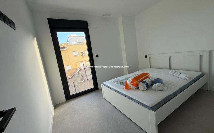 Image No.11-2 Bed Apartment for sale