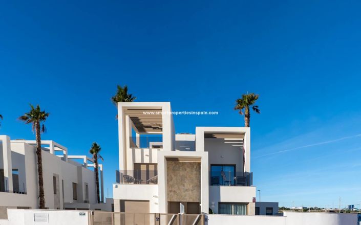 Image No.24-3 Bed Villa for sale