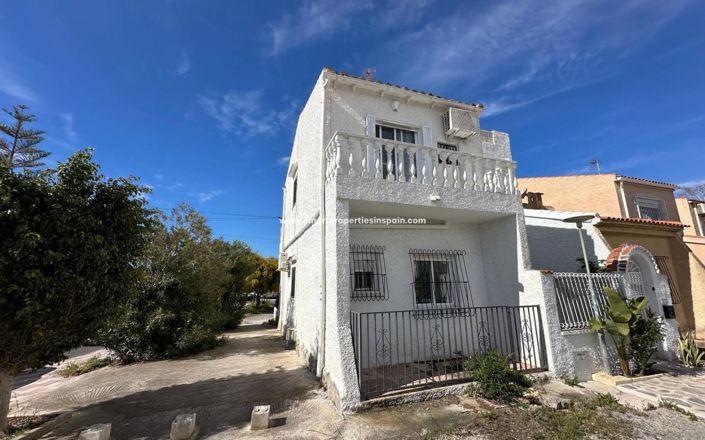 Image No.22-3 Bed Townhouse for sale