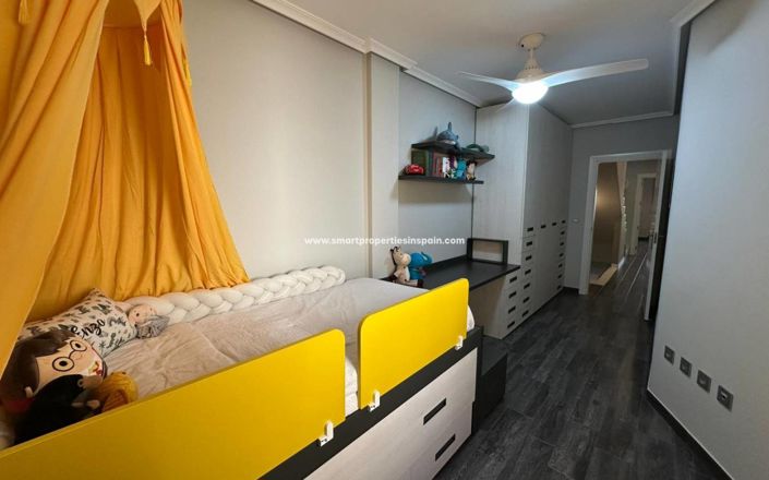 Image No.14-3 Bed Townhouse for sale